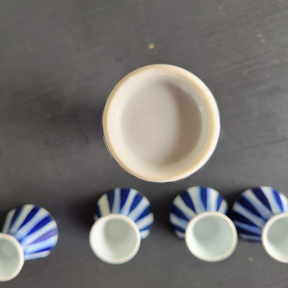 Blue and White Japanese Sake Set - Picture 6 of 8